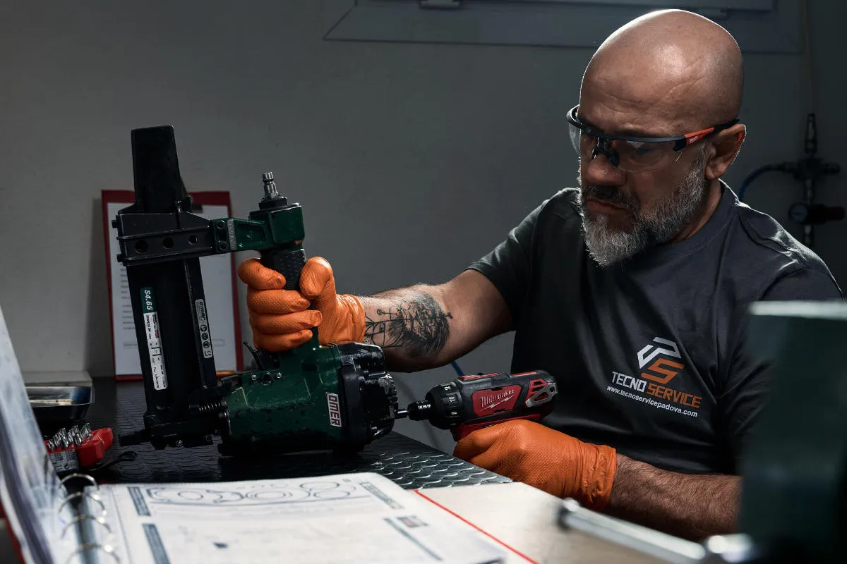 Manutenzione, riparazione e assistenza su utensili Milwaukee e Omer